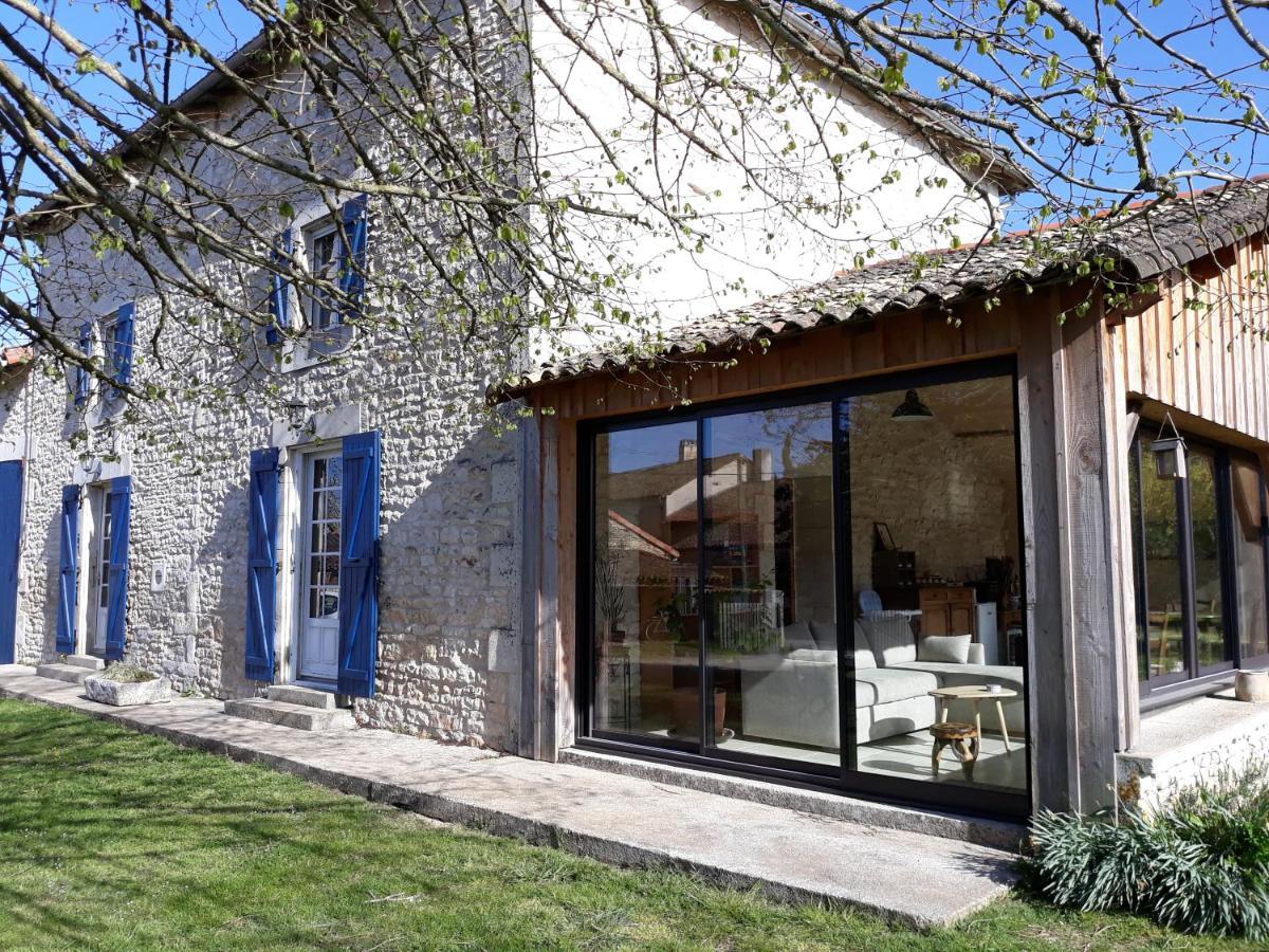 La Maison Des Escargots Blanzay Buitenkant foto