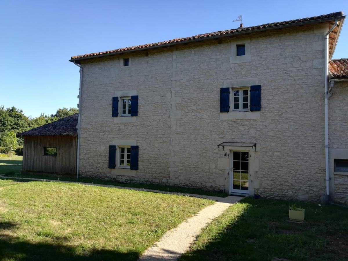 La Maison Des Escargots Blanzay Buitenkant foto